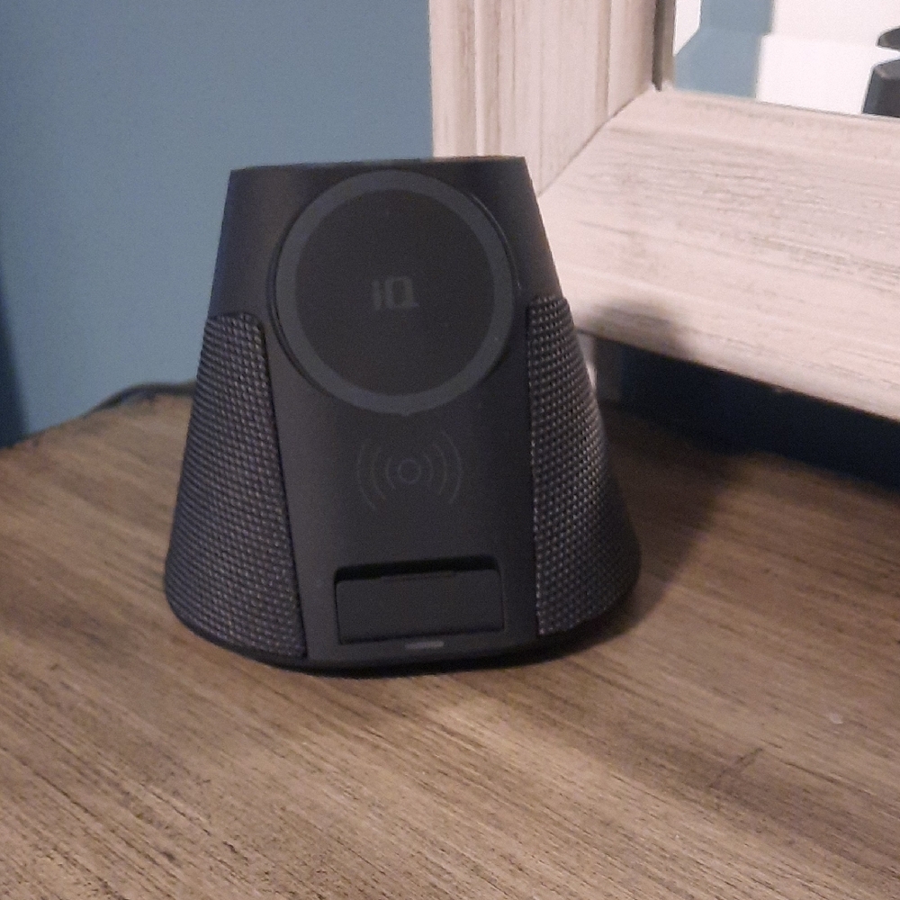 Black Wireless Speaker